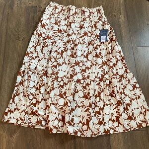 NWT Universal Thread Floral Skirt